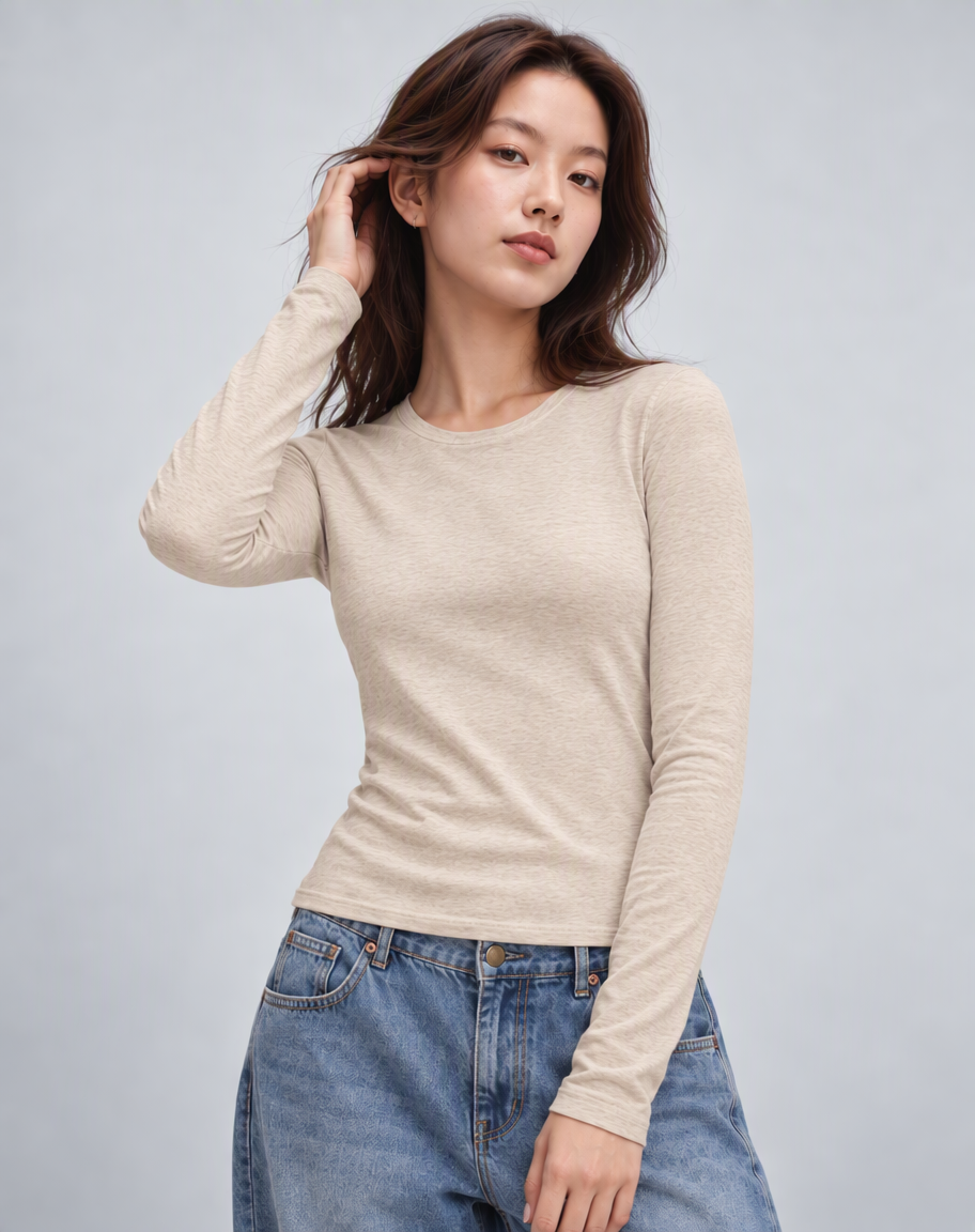 Long-sleeved shirt made of soft cotton (Coming Soon)